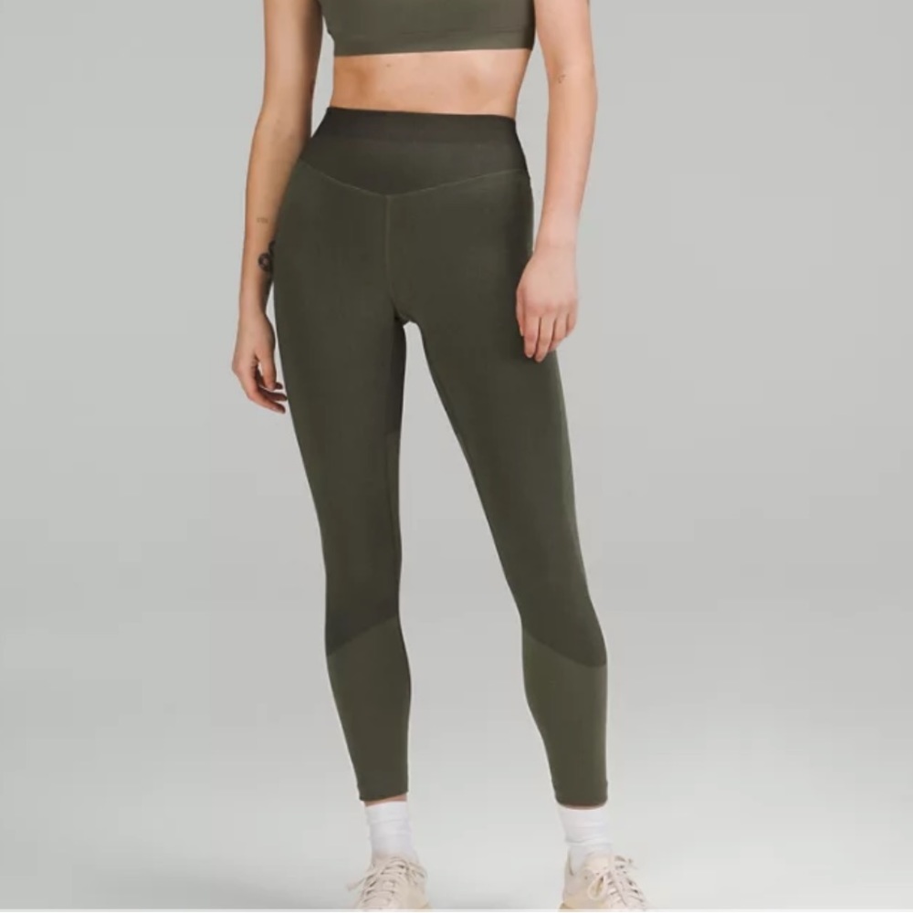 Lululemon Seamless Training High-Rise Tight 25" army green